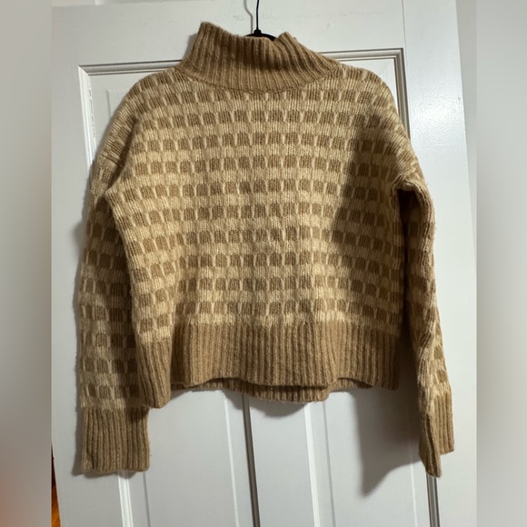 Everlane Cloud Checkered Turtleneck Sweater - Picture 5 of 6